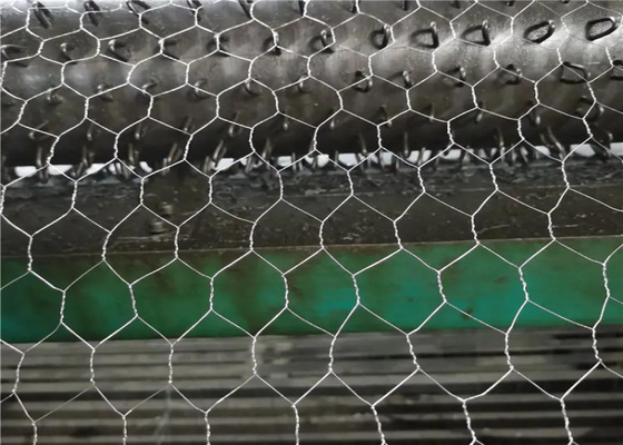 12x12mm Lưới kim loại hình lục giác Dệt kim loại mạ kẽm 10mm